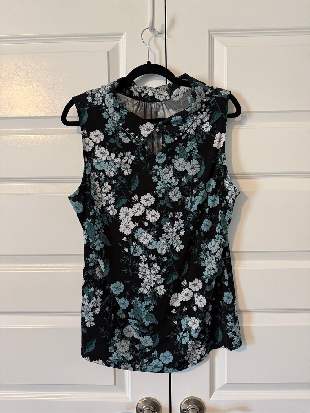 Karl Lagerfeld Black Sleeveless Floral Camisole with Teal and White Flowers - Picture 2 of 2